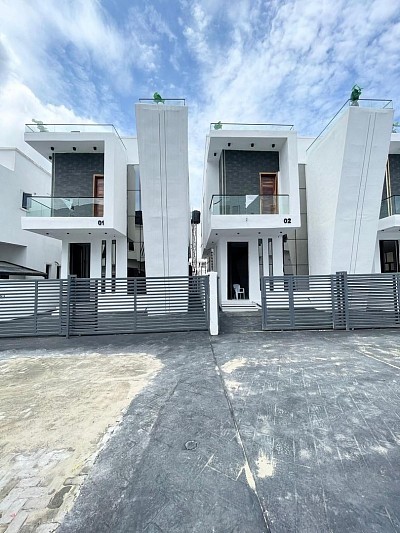 4BEDROOM FULLY DETACHED DUPLEX FOR SALE  Amenities:  - [ ] Fitted Kitchen with accessories  - [ ] Modern Day POP Ceiling  - [ ] Detailed finishing  - [ ] Wardrobes  - [ ] Water heater - [ ] Heat extractor  - ⁠[ ] Jacuzzi  - [ ] BQ   📍Location: IKOTA LEKKI LAGOS  📌Price: 220M